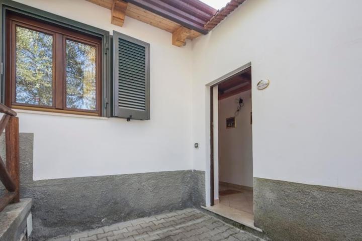 Casa Vacanze Castagno Con Parcheggio Apartment Tramonti Exterior photo